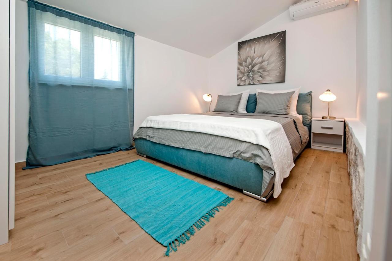 Little House - Just Few Steps From The City Center Villa Rovigno Esterno foto
